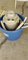 Wet dry vac and tote