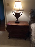 Henredon Night Stand with Lamp
