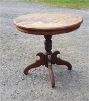 ANTIQUE PEDESTAL ROUND TABLE