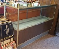 RETAIL STORE DISPLAY CABINET