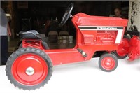 International pedal tractor 86 series (has been