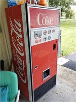 Working Coca Cola Drink Machine no lock