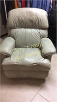 Lay-Z-Boy Rocking Recliner Leather MUST HAVE HELP