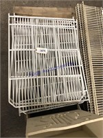 White wire shelving, 4@18 x 23