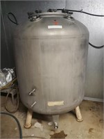 Beer Holding Tank 




5' H X 10' 2 "