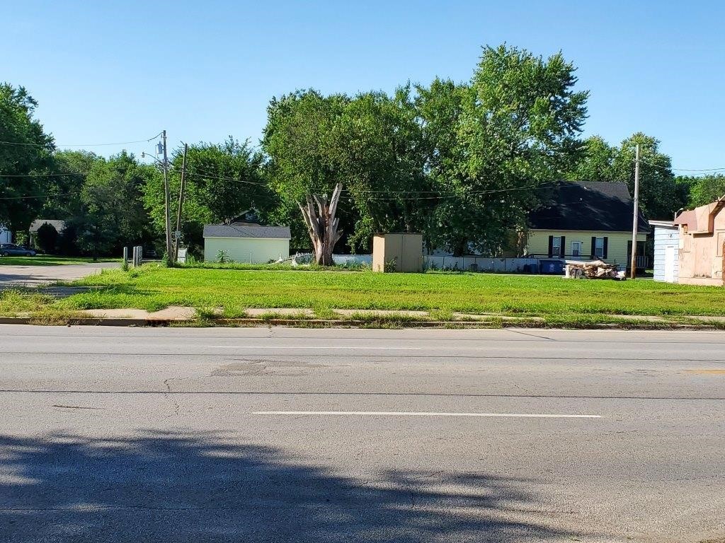 Online 3 Lots on South Grand Starts 8/25 - Ends 9/26/2020