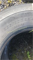 Pair of truck typre Bridgestone 295/80R225