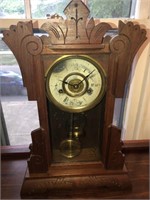 Key Wind Mantle Clock *Runs