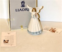 Lladro Figurine Angel "Heavenly Harpist" 5830