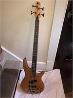 Soundgear by Ibanez Bass Guitar with case