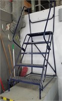 Louisville steel warehouse ladder