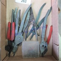 Snap ring pliers and tips