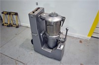 Robot Coupe R40T Food Processor (17"x33"x49"H)