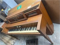 Vintage Electric Organ Story &  Clark  brand