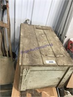 Wood box w/ hinged lid, 15 x 26 x 12"T