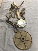 misc- carpet strecher, small hooks, press plate