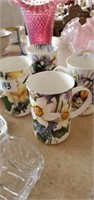 4 floral mugs
