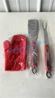 2 PIECE BBQ SET WITH MITT