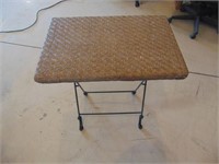 Wicker Folding Table (24 x 16 27)