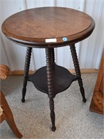 Antique Round Oak Parlor Table (20" Across x 28"