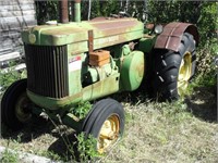 John Deere A Tractor - Hyrdraulics - Running