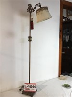 Freestanding Pole Lamp w/ shade