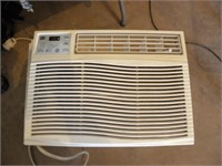 GE 115 V WINDOW AIR CONDITIONER TESTED