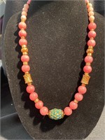 Necklace with rose quartz gold beads and green