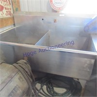 Stainless steel 2 hole sink appx 3ft 6"L