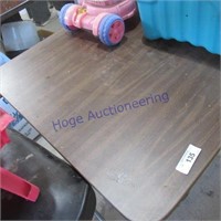 Wood diner table apprx 2ft Tx 7w square