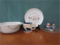 SNOWMAN S&P SHAKERS/ CORELLE CASSEROLE DISH