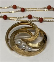 30" 18KT GOLD CHAIN NECKLACE & 18KT GOLD BROOCH