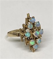 CONTEMPORARY OPAL & 14KT YELLOW GOLD RING