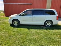 2012 Chrysler Town and Country Van