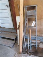 5' Step Ladder & Tools