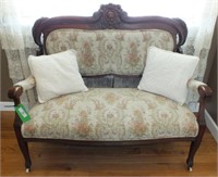 ANTIQUE ORNATELY CARVED SETTEE