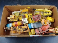 Tray of Matchbox and Lesney Construction Toys