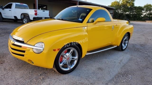 2005 CHEVROLET SSR LS2    *** LOW MILES***