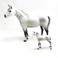 (2 PC) BESWICK HORSE STATUES White & Black