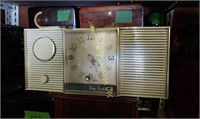 ZENITH sleep switch clock radio
Model L513F