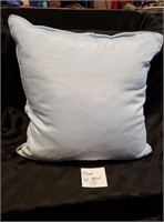 Set of 4 light blue pillows