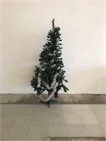 Pre-Lit Christmas Tree - 6ft (Lights Up)