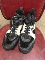 NIKE CLEATS SIZE 11