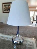 METAL CHROME  BASED TABLE LAMP