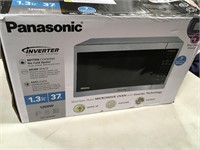 Like New Panasonic Microwave