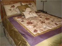Queen Size Comforter & Bedding Set