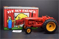 1/16 Ertl Toy Farmer Massey Harris 55 Diesel