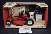 1/12 Snapper Riding Mower Ertl Toy Tractor