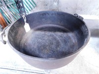 Unmarked Cast Iron Dutch Oven With Feet