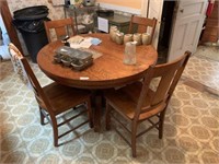 Round Antique Oak Dining Table w/ 4 Chairs